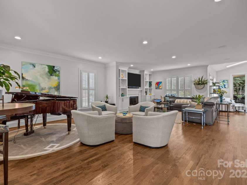 6916 Cameron Glen Drive, Charlotte, NC 28210.  MLS# CAR4267491, YatesRealty ID 19225. 