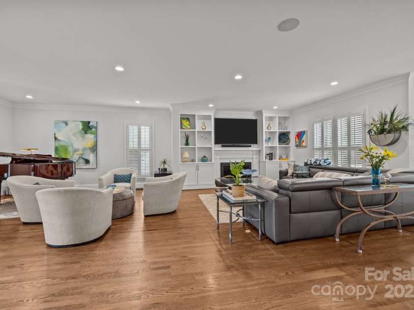 6916 Cameron Glen Drive, Charlotte, NC 28210.  MLS# CAR4267491, YatesRealty ID 19225. 