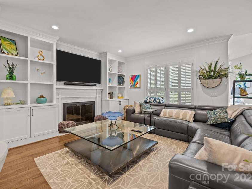 6916 Cameron Glen Drive, Charlotte, NC 28210.  MLS# CAR4267491, YatesRealty ID 19225. 