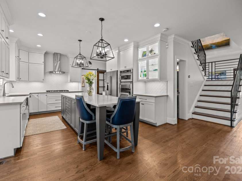 6916 Cameron Glen Drive, Charlotte, NC 28210.  MLS# CAR4267491, YatesRealty ID 19225. 