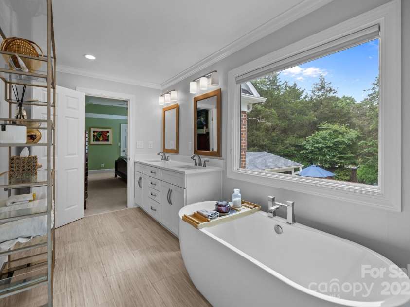 6916 Cameron Glen Drive, Charlotte, NC 28210.  MLS# CAR4267491, YatesRealty ID 19225. 