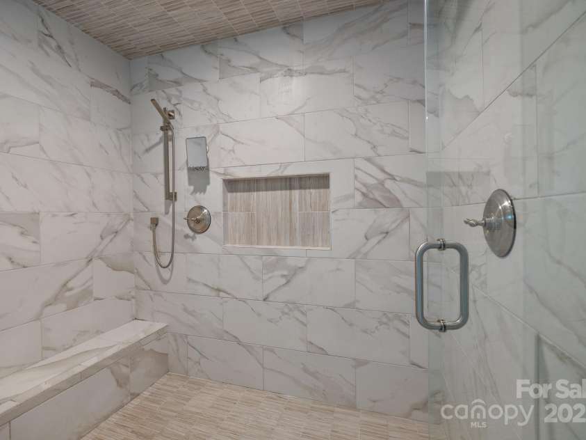 6916 Cameron Glen Drive, Charlotte, NC 28210.  MLS# CAR4267491, YatesRealty ID 19225. 