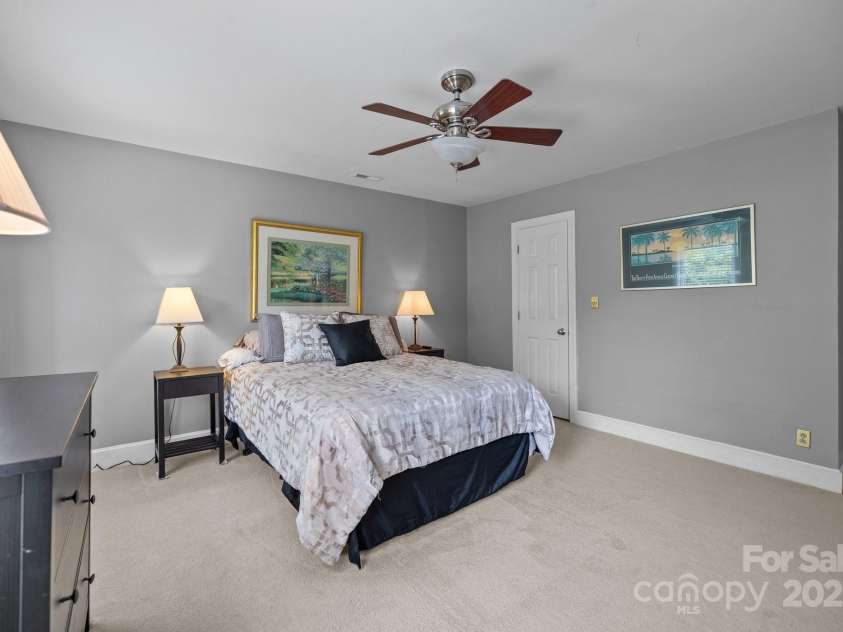 6916 Cameron Glen Drive, Charlotte, NC 28210.  MLS# CAR4267491, YatesRealty ID 19225. 