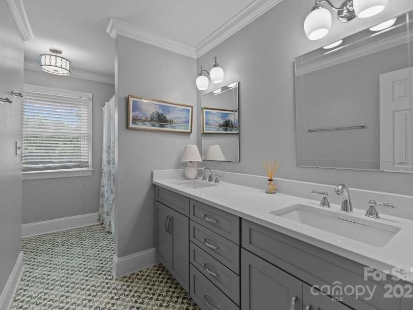 6916 Cameron Glen Drive, Charlotte, NC 28210.  MLS# CAR4267491, YatesRealty ID 19225. 