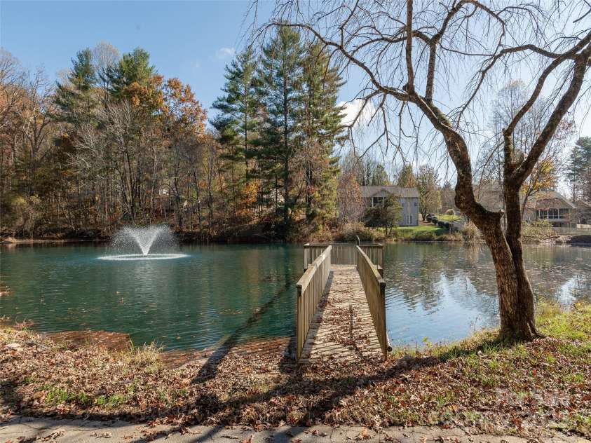 530 Stoney Mountain Road, Hendersonville, NC 28791.  MLS# CAR4257826, YatesRealty ID 19226. 