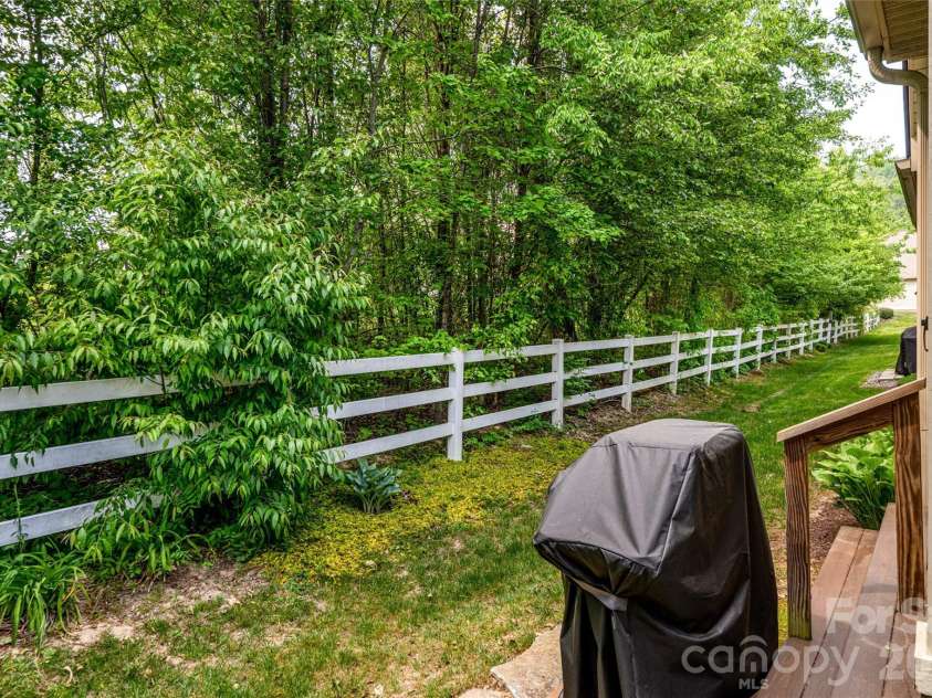 58 River Bend Lane, Fletcher, NC 28732.  MLS# CAR4376880, YatesRealty ID 19226. 
