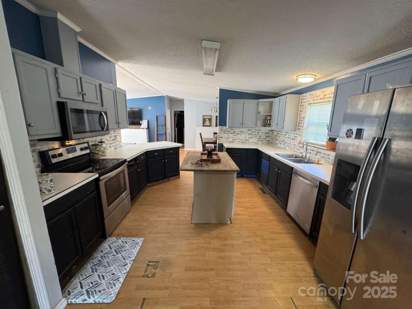 13211 Asbury Chapel Road, Huntersville, NC 28078.  MLS# CAR4266625, YatesRealty ID 19227. 