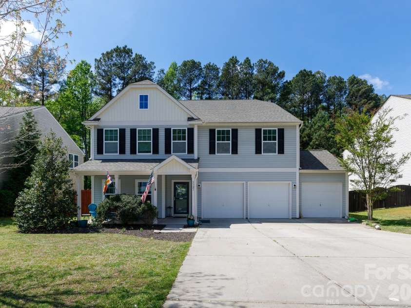 3121 Crosswind Drive, Fort Mill, SC 29707.  MLS# CAR4325644, YatesRealty ID 19228. 