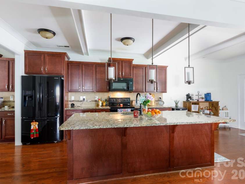 3121 Crosswind Drive, Fort Mill, SC 29707.  MLS# CAR4325644, YatesRealty ID 19228. 