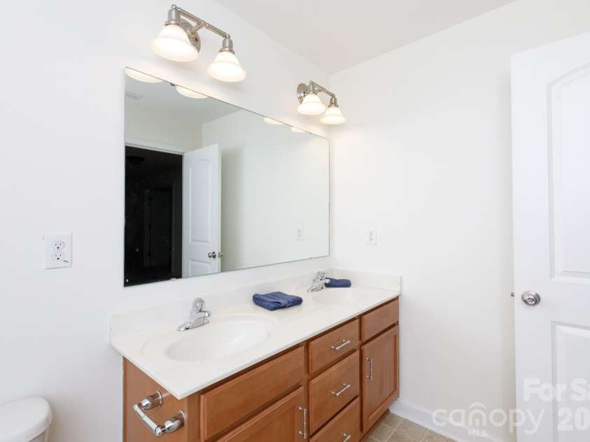 3121 Crosswind Drive, Fort Mill, SC 29707.  MLS# CAR4325644, YatesRealty ID 19228. 