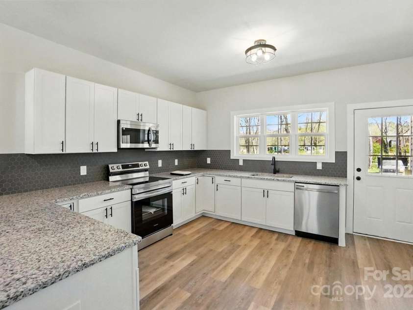 414 Clinton Avenue, Lancaster, SC 29720.  MLS# CAR4188657, YatesRealty ID 19228. 