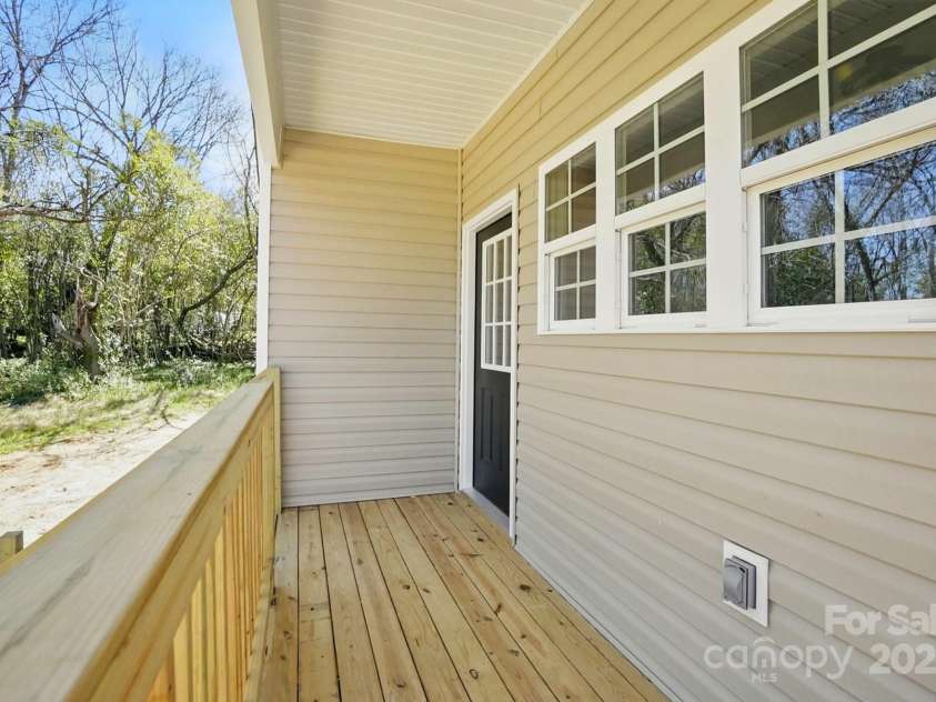 414 Clinton Avenue, Lancaster, SC 29720.  MLS# CAR4188657, YatesRealty ID 19228. 