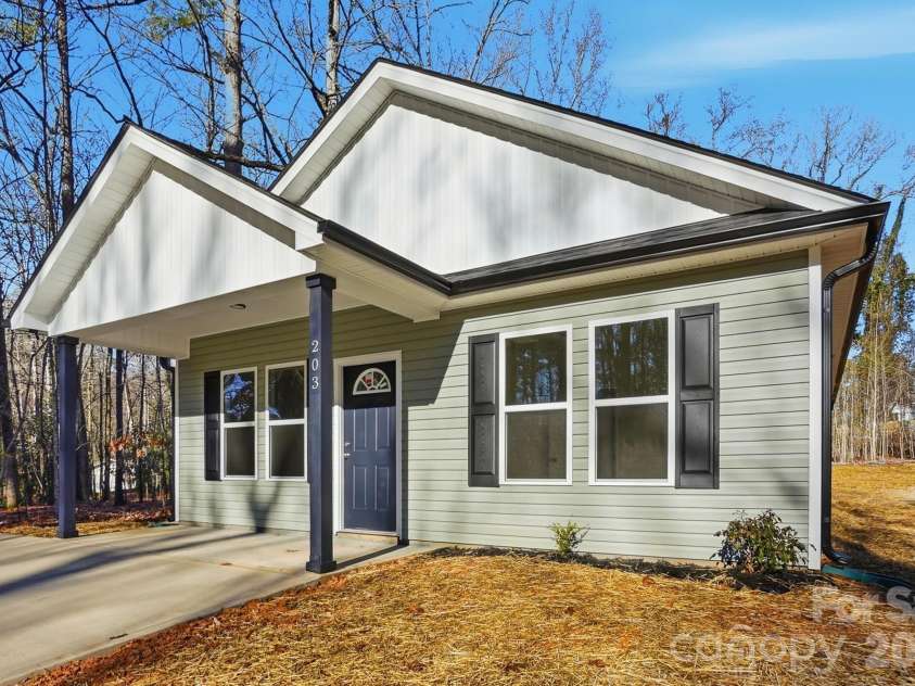 115 Bennett Street, Wadesboro, NC 28170.  MLS# CAR4344760, YatesRealty ID 1923. 