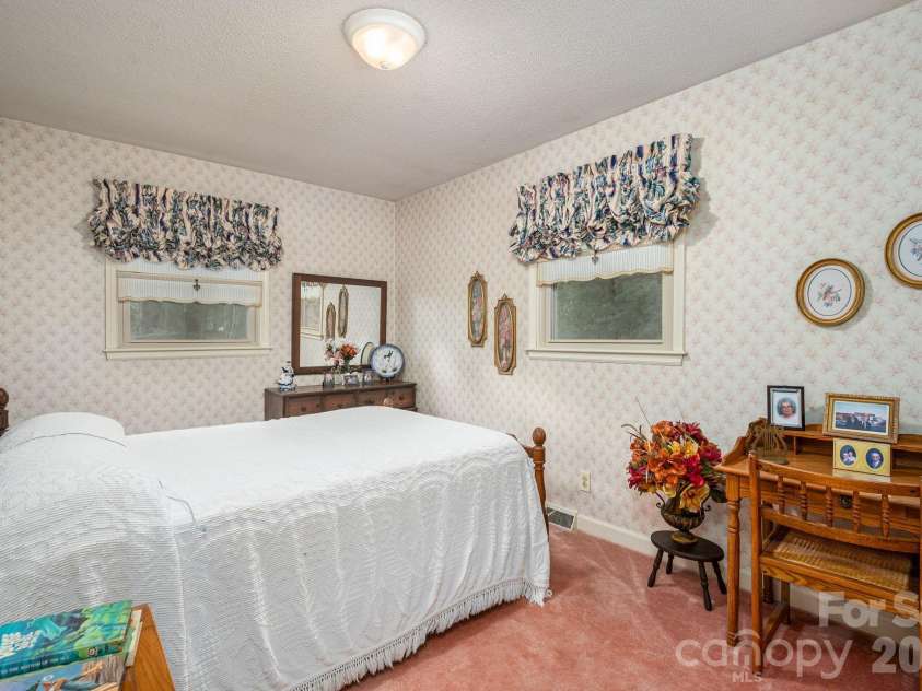 234 Suncrest Road, Cherryville, NC 28021.  MLS# CAR4372354, YatesRealty ID 19230. Bedroom