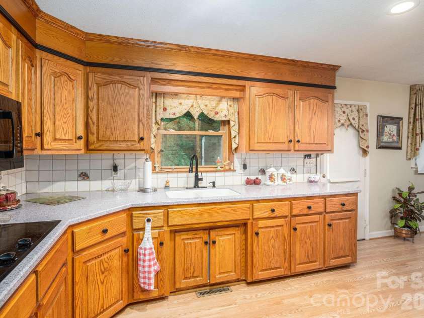 234 Suncrest Road, Cherryville, NC 28021.  MLS# CAR4372354, YatesRealty ID 19230. Kitchen