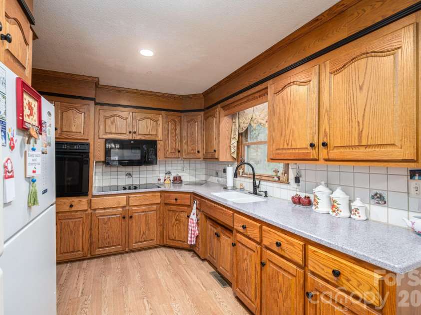 234 Suncrest Road, Cherryville, NC 28021.  MLS# CAR4372354, YatesRealty ID 19230. Kitchen
