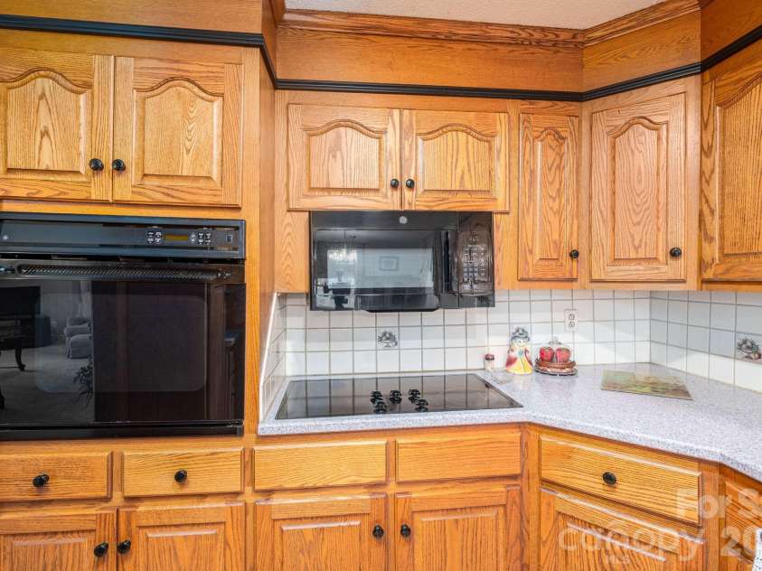 234 Suncrest Road, Cherryville, NC 28021.  MLS# CAR4372354, YatesRealty ID 19230. Kitchen