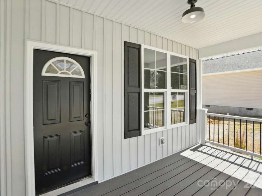 416 Clinton Avenue, Lancaster, SC 29720.  MLS# CAR4235833, YatesRealty ID 19230. Front porch