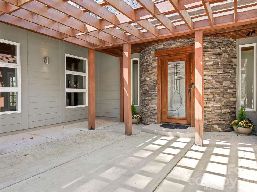 3249 Ivey Creek Road, Maiden, NC 28650.  MLS# CAR4241380, YatesRealty ID 19231. 