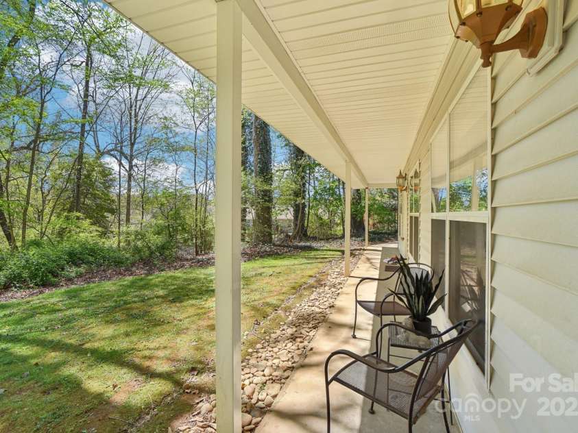 36 Queen Road, Candler, NC 28715.  MLS# CAR4245430, YatesRealty ID 19231. 