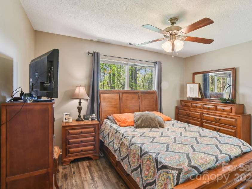 36 Queen Road, Candler, NC 28715.  MLS# CAR4245430, YatesRealty ID 19231. 
