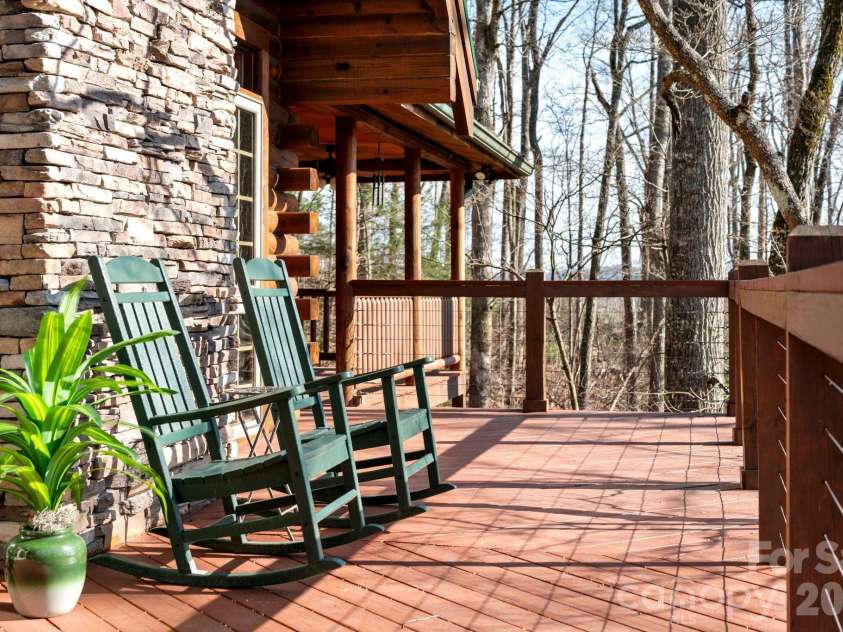 219 Woodlyn Etch Drive, Hendersonville, NC 28792.  MLS# CAR4351389, YatesRealty ID 19232. 