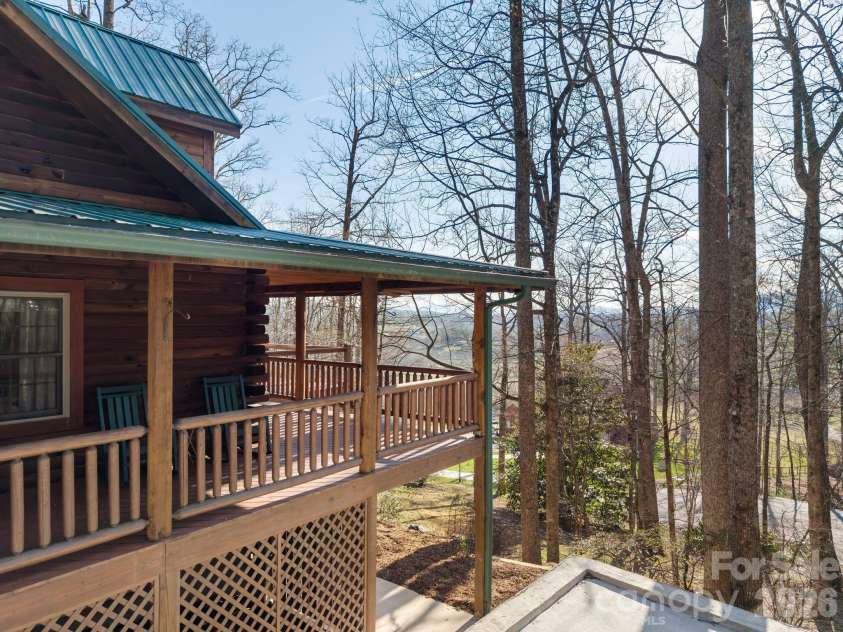 219 Woodlyn Etch Drive, Hendersonville, NC 28792.  MLS# CAR4351389, YatesRealty ID 19232. 