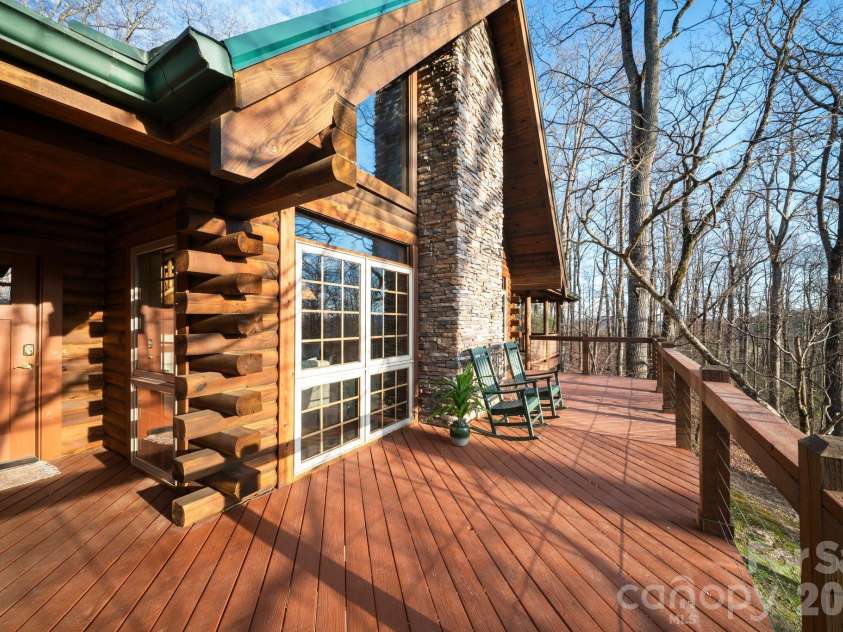 219 Woodlyn Etch Drive, Hendersonville, NC 28792.  MLS# CAR4351389, YatesRealty ID 19232. 