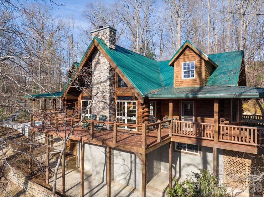 219 Woodlyn Etch Drive, Hendersonville, NC 28792.  MLS# CAR4351389, YatesRealty ID 19232. 