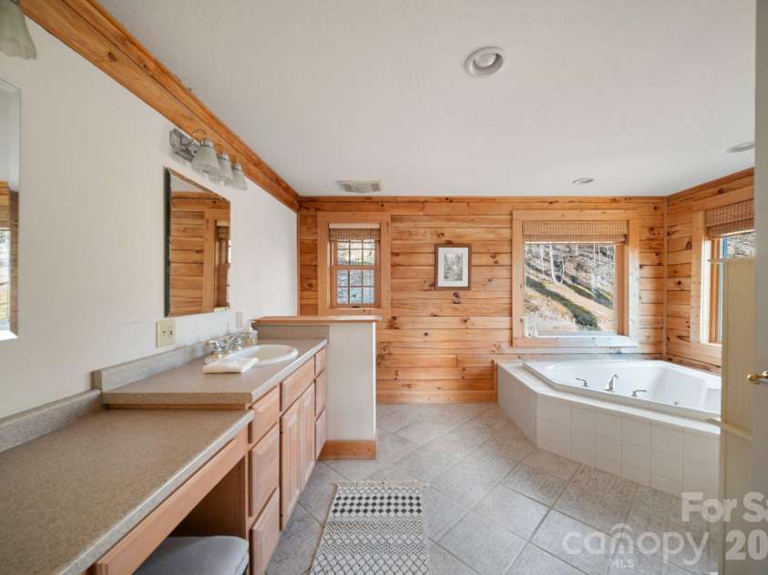 219 Woodlyn Etch Drive, Hendersonville, NC 28792.  MLS# CAR4351389, YatesRealty ID 19232. 