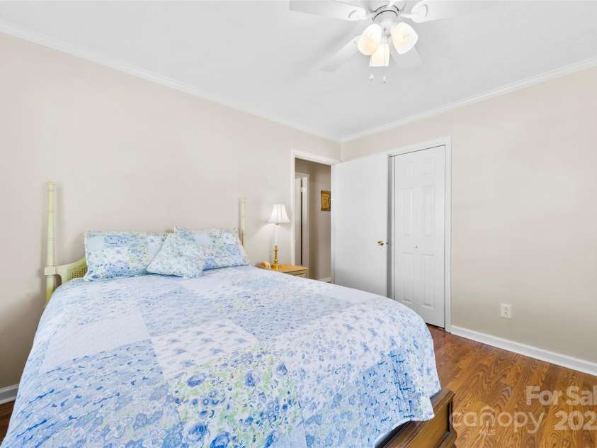 300 Scotland Drive, Kings Mountain, NC 28086.  MLS# CAR4249994, YatesRealty ID 19232. 