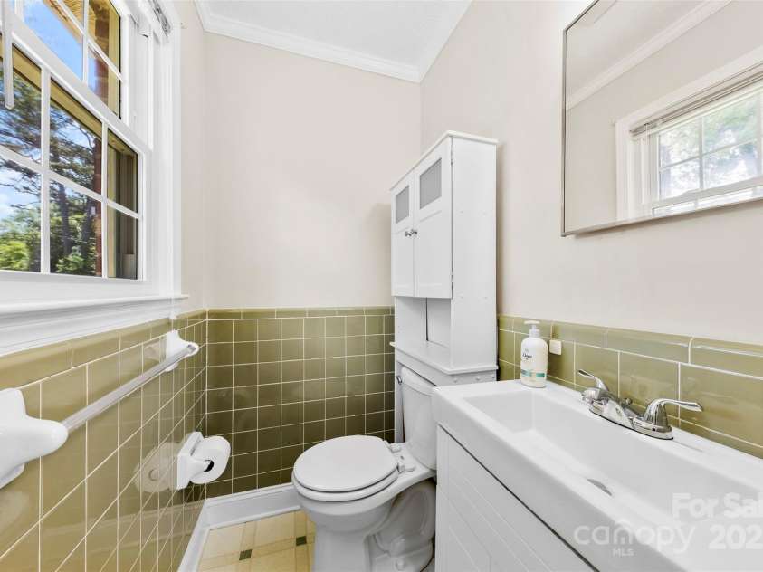 300 Scotland Drive, Kings Mountain, NC 28086.  MLS# CAR4249994, YatesRealty ID 19232. 