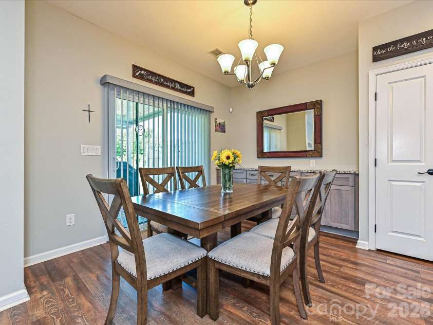 7142 Mariners Village Drive, Denver, NC 28037.  MLS# CAR4373733, YatesRealty ID 19233. Dining Area