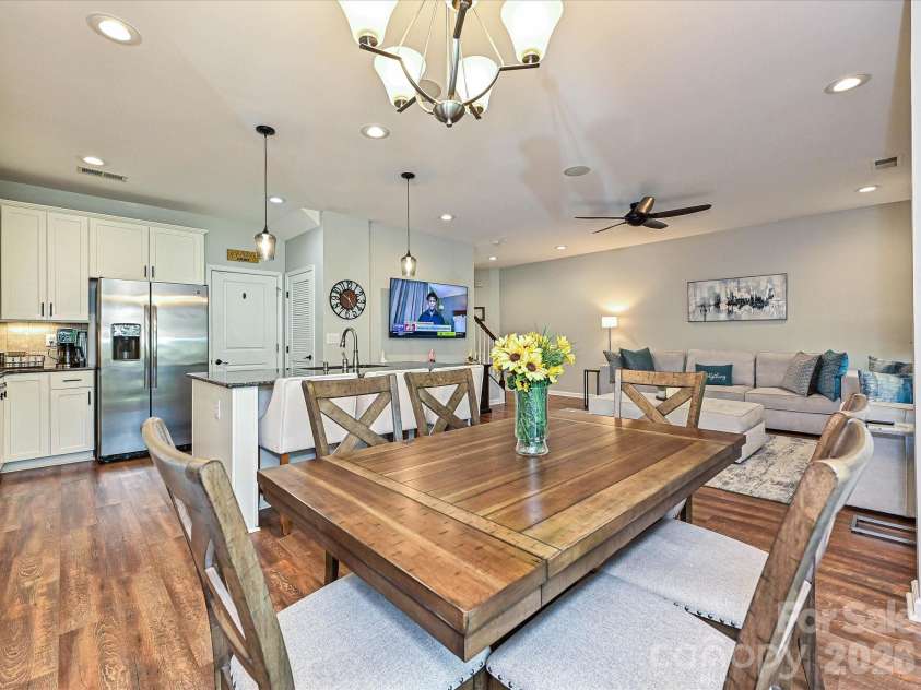 7142 Mariners Village Drive, Denver, NC 28037.  MLS# CAR4373733, YatesRealty ID 19233. Dining Area