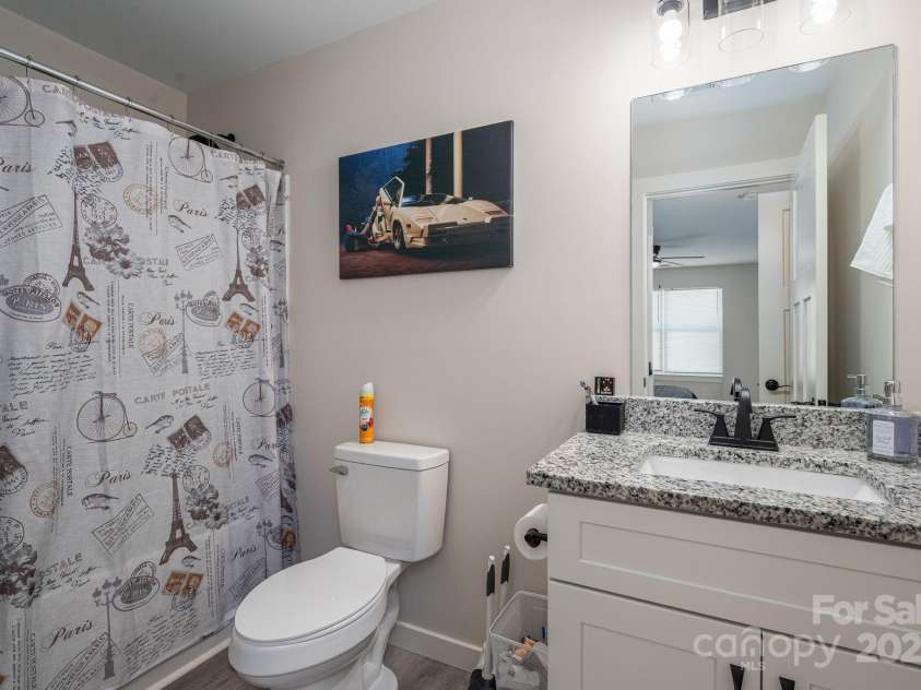 823 31ST Street, Hickory, NC 28602.  MLS# CAR4248771, YatesRealty ID 19233. 