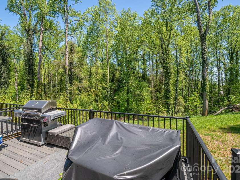 823 31ST Street, Hickory, NC 28602.  MLS# CAR4248771, YatesRealty ID 19233. 