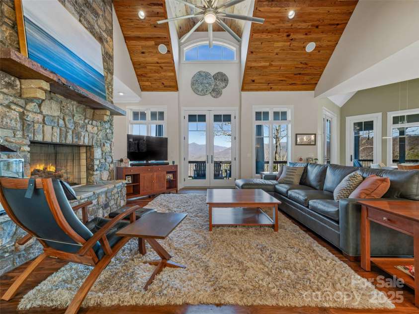 45 Fates Overlook Loop, Black Mountain, NC 28711.  MLS# CAR4238481, YatesRealty ID 19234. 