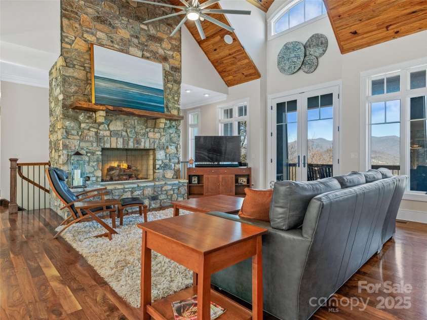 45 Fates Overlook Loop, Black Mountain, NC 28711.  MLS# CAR4238481, YatesRealty ID 19234. 