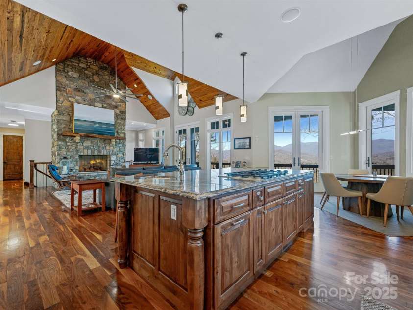 45 Fates Overlook Loop, Black Mountain, NC 28711.  MLS# CAR4238481, YatesRealty ID 19234. 