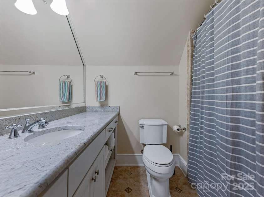 45 Fates Overlook Loop, Black Mountain, NC 28711.  MLS# CAR4238481, YatesRealty ID 19234. 