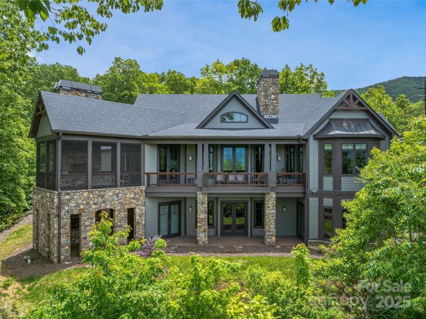 45 Fates Overlook Loop, Black Mountain, NC 28711.  MLS# CAR4238481, YatesRealty ID 19234. 
