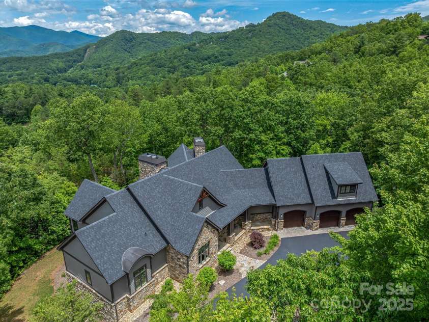 45 Fates Overlook Loop, Black Mountain, NC 28711.  MLS# CAR4238481, YatesRealty ID 19234. 