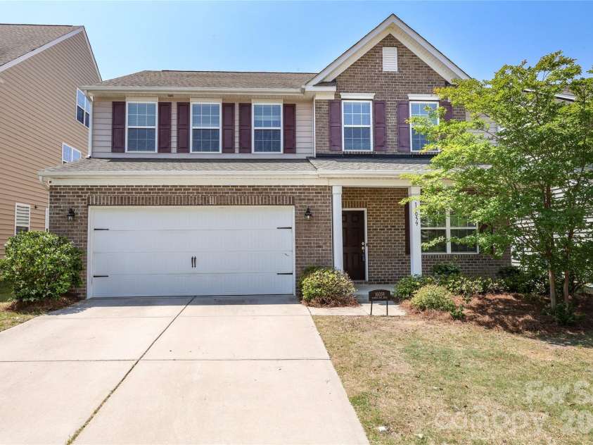 16059 Harbor Hill Drive, Charlotte, NC 28273.  MLS# CAR4365953, YatesRealty ID 19235. Welcome Home