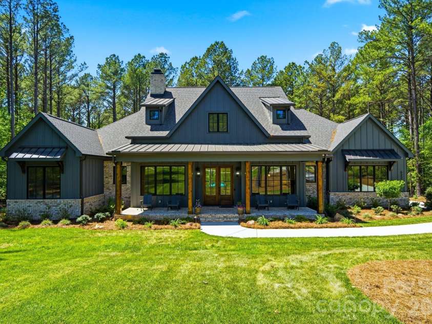 6223 Chimney Bluff Road, Lancaster, SC 29720.  MLS# CAR4376676, YatesRealty ID 19236. 