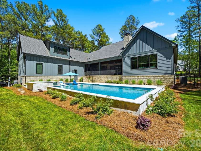 6223 Chimney Bluff Road, Lancaster, SC 29720.  MLS# CAR4376676, YatesRealty ID 19236. 