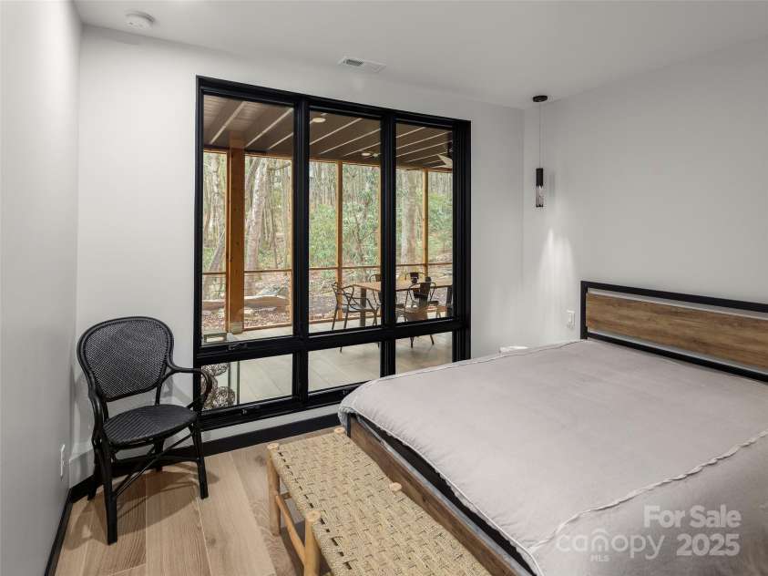 80 Hemlock Circle, Black Mountain, NC 28711.  MLS# CAR4252035, YatesRealty ID 19236. Office/Bonus Room