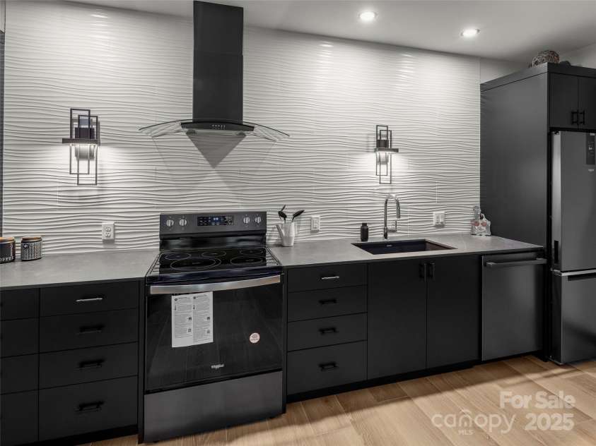 80 Hemlock Circle, Black Mountain, NC 28711.  MLS# CAR4252035, YatesRealty ID 19236. Second Kitchen