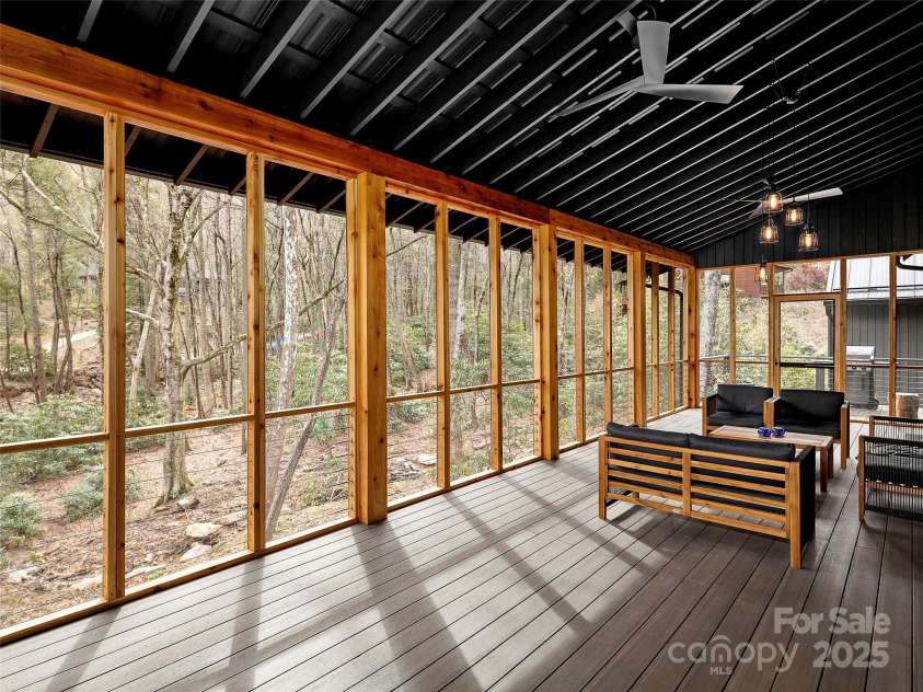 80 Hemlock Circle, Black Mountain, NC 28711.  MLS# CAR4252035, YatesRealty ID 19236. Upstairs Deck