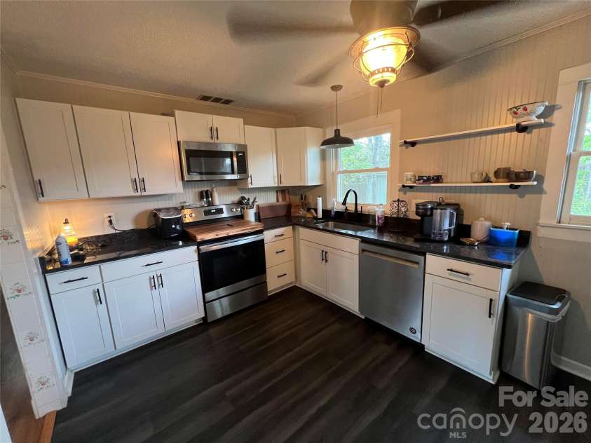 503 Mauney Avenue, Stanley, NC 28164.  MLS# CAR4368227, YatesRealty ID 19237. 