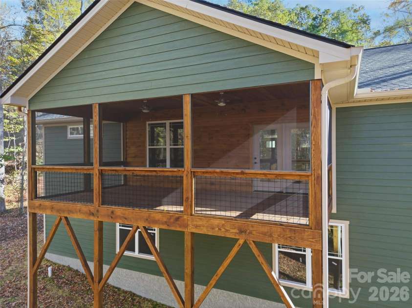 1462 Brightwater Road, Hendersonville, NC 28739.  MLS# CAR4312363, YatesRealty ID 19238. 